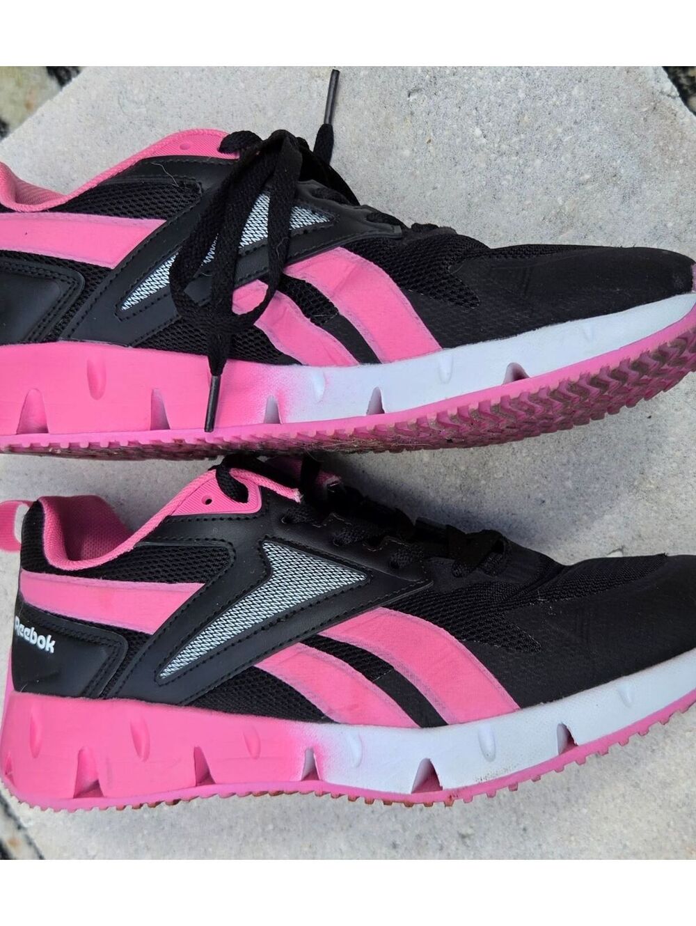 Reebok Zig Vector Athletic Shoes Pink and Black Size 7M